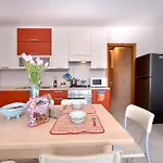 아파트 Villaggio Dei Fiori *