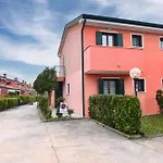 Villaggio Dei Fiori 아파트 카오를레