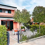 Villaggio Dei Fiori 아파트 *