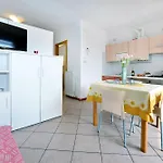 아파트 Villaggio Dei Fiori *